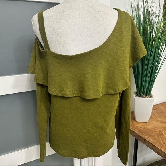 Anthro Postmark Off Shoulder Ruffle Long Sleeve Olive Green Top SZ L Boho NWT - Picture 8 of 8